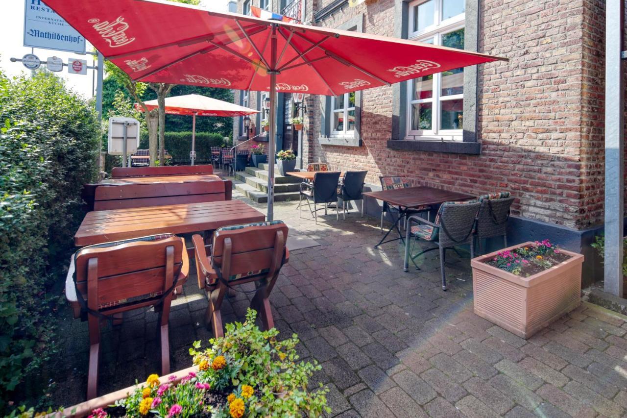 Hotel Restaurant Mathildenhof Pulheim Esterno foto